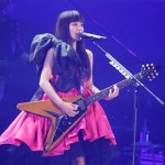 miwa-using-guitar